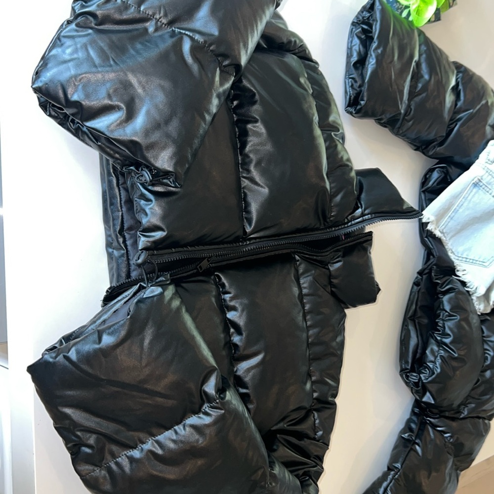 Edikted size XS cropped puffer black